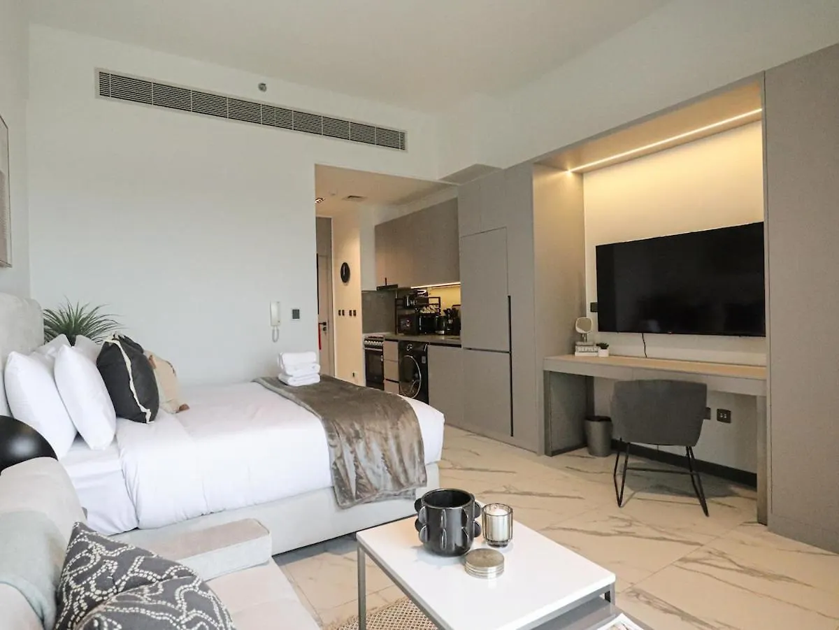 Welhome - Elegant Studio With Skyline Views & Comfort Dubai United Arab Emirates