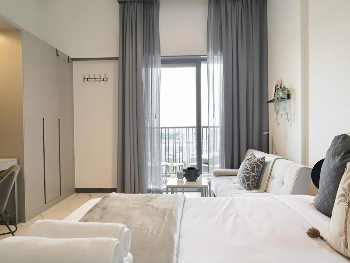 Welhome - Elegant Studio With Skyline Views & Comfort Dubai United Arab Emirates
